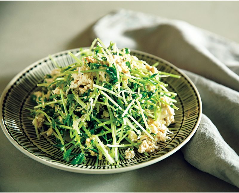 ちょい飲みつまみ 簡単＆ヘルシー「豆苗と豆腐の和えるだけサラダ」VERY