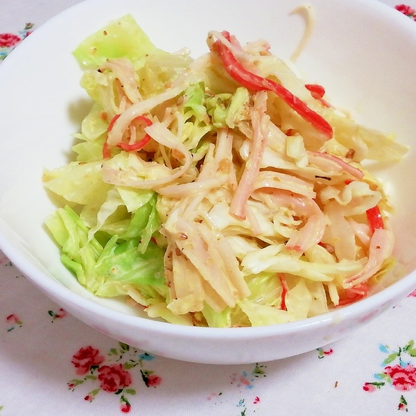 きゅうりとカニカマのごまマヨ和えの作り方すりごまが決め手！きゅうりとカニカマをすりごまとマヨネーズで和えました。簡単で美味しいレシピです