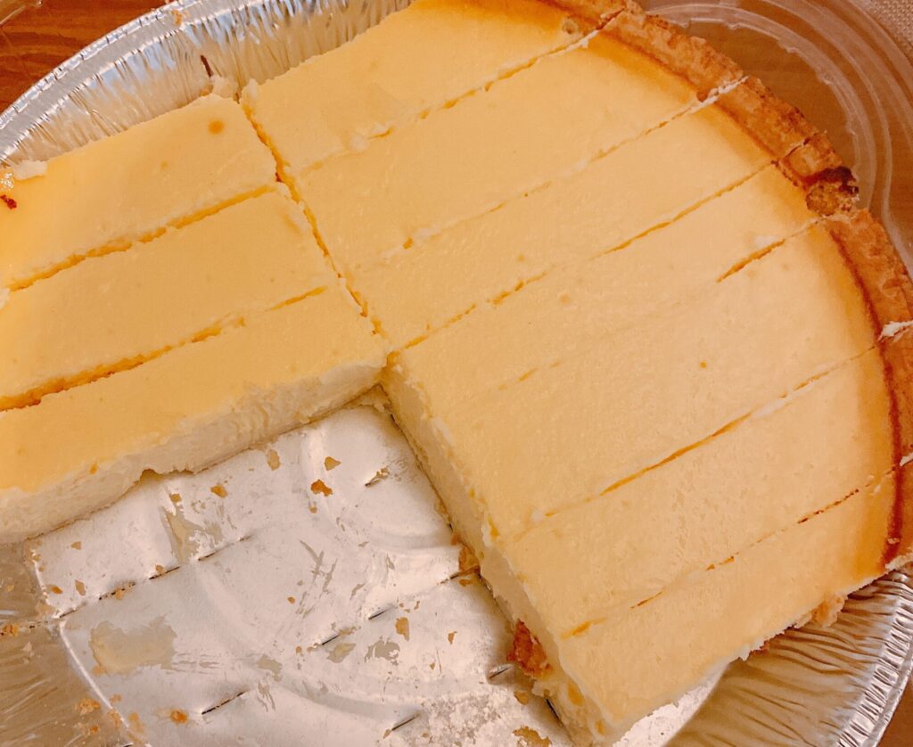 マニアが何度もリピ！コストコ「トリプルチーズタルト」を最後まで美味しく味わう方法って？ - トクバイニュース