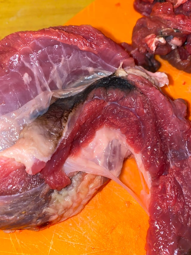 黒い牛肉って食べても大丈夫？よい場合と悪い場合を詳しく解説します - macaroni