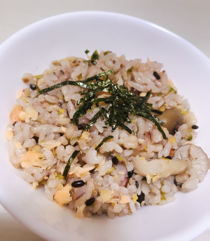 基本からアレンジまで！思わずつくりたくなる「白だし鮭炊き込みご飯」のレシピ集クックパッド