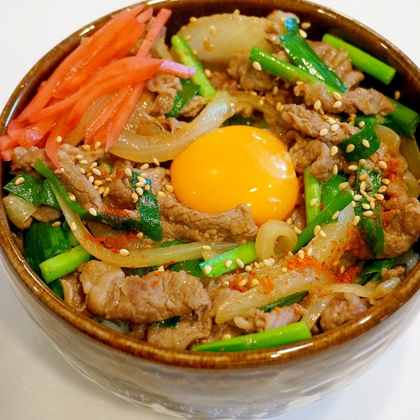 にんにくを効かせて♪ 牛肉とニラの甘辛丼