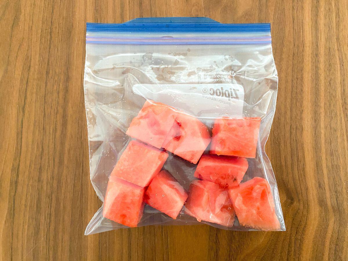 スイカ」を食べるときに”手が汚れない”！意外な切り方とは？ ぱるとよ- エキスパート - Yahoo!ニュース