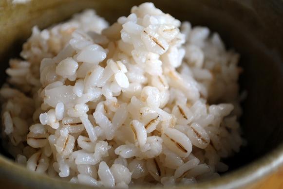 手軽に栄養を♪美味しい「麦ご飯」の基本の炊き方 レシピ付き3ページ目キナリノ
