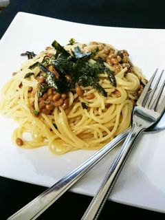 ツナ缶と納豆のニンニク醤油パスタ