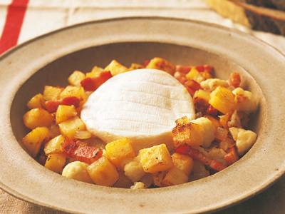 ルブロッションチーズがそのまま！ タサン志麻さんのあつあつチーズ料理「タルティフレット」家庭画報.com“素敵な人”のディレクトリ