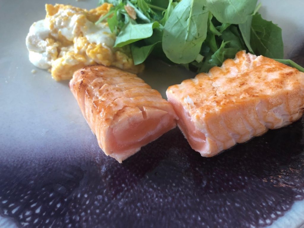 コストコの人気商品「サーモンフィレ」美味しさの秘訣や保存方法・アレンジレシピサンキュ