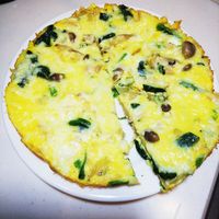 重要ポイント↓👩‍🍳, もなです🌱, 気になったら”いいね❤️と保存”してね！,キッシュ を作りました🫶,材料 , <生地＞,●ライスペーパー2枚, ★卵1個, ★塩小さじ 1 2, ★ベーキングパウダー 小さじ 1 2, ★はちみつ 大さじ 1 2, ★牛乳大さじ1 2,＜中身＞, ●卵1個, ●牛乳50g, ●ほうれん草2～3枚, ●ベーコン好きなだけ, ●ミニトマト, ●チーズ,