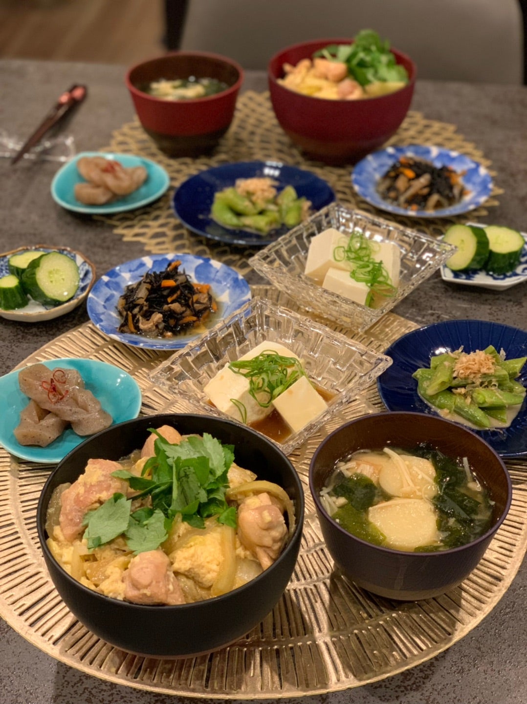 親子丼に合うおかず７選と副菜やスープ、おすすめ献立メニュー！献立寺