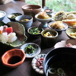 大阪天王寺のファームビュッフェ - 新鮮な野菜とフォカッチャ