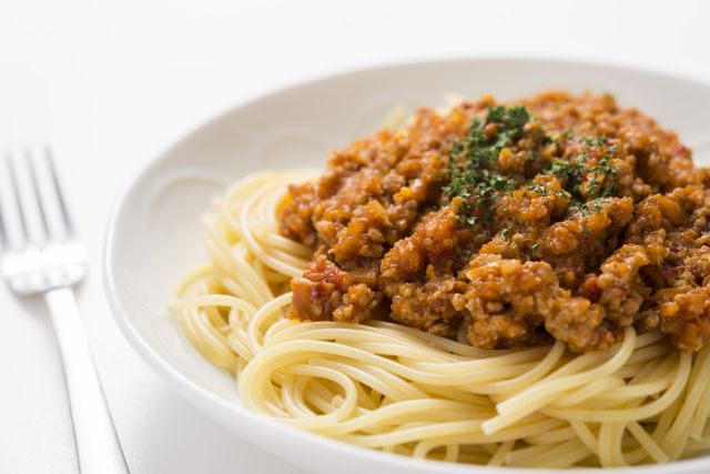 ボロネーゼ」とは？レシピで紐解くポモドーロ、ミートソースとの違い - macaroni