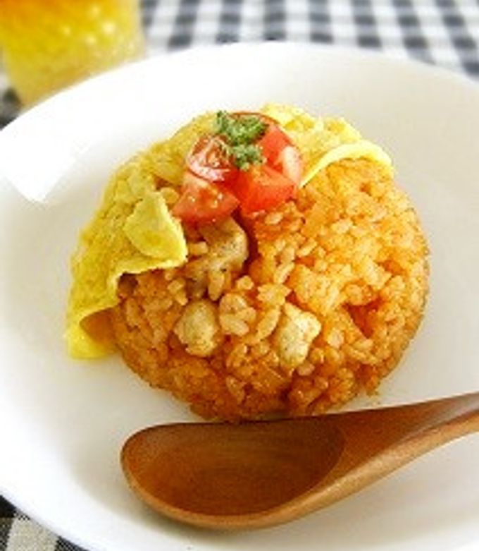 洋食屋さんのチキンライス』 ケチャップライスには中濃ソースを隠し味に : マイホームクッキングダイアリ