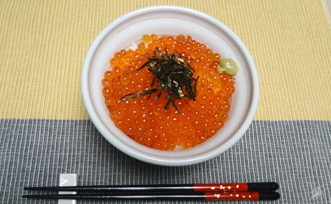 自家製いくらの醤油漬けと白出汁いくら