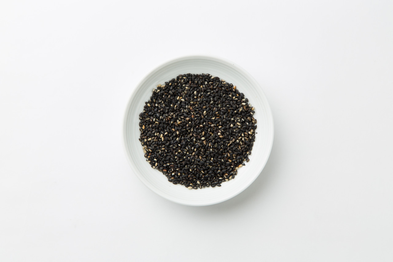 老舗ごま油企業からすべてが新しいごま油が誕生！ ごまのプロフェッショナルが生み出す黄金のピュアオイル「ごまの実オイル」11月8日 水 より販売開始！かどや製油株式会社のプレスリリース