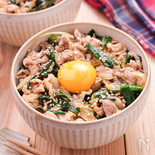 くらひろお手軽レシピ：ニラとにんにくたっぷりスタミナ牛丼くらひろ