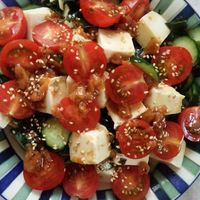 豆腐ときゅうりとミニトマトの粉チーズサラダ