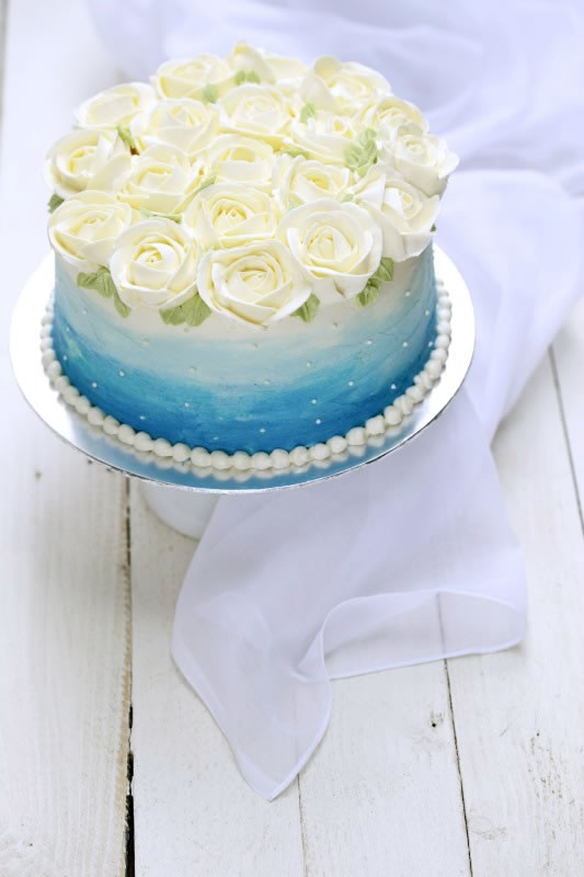 切ってビックリ!おかしなかくれんぼケーキ