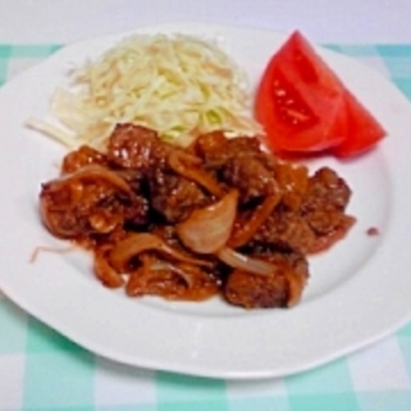 製氷機で簡単 手作りサイコロステーキ丼❤️‍🔥Dice Steak Bowl, 製氷機で簡単にサイコロステーキが作れちゃう👀⁉️,スタミナ満点で暑い季節を乗り切ろう🌞🕶, ■材料,肉ダネ , 牛ひき肉300g, 塩少々, ブラックペッパー少々, ミックススパイス 小さじ2, 片栗粉適宜, サラダ油適宜, ご飯250g, 野菜ミックス適宜, マヨネーズ適宜, 刻みのり適宜,