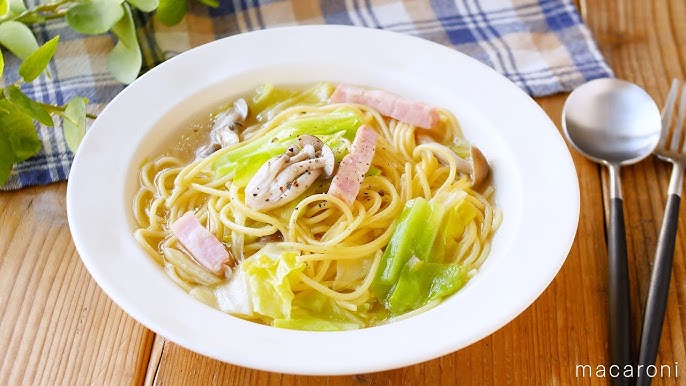 簡単なのに美味しい♩キャベツとベーコンのトマトコンソメスープ