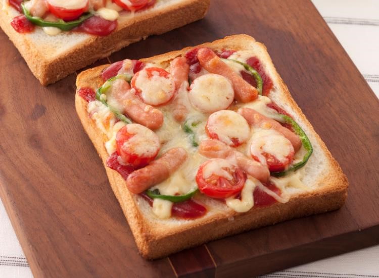 卵のピザトースト