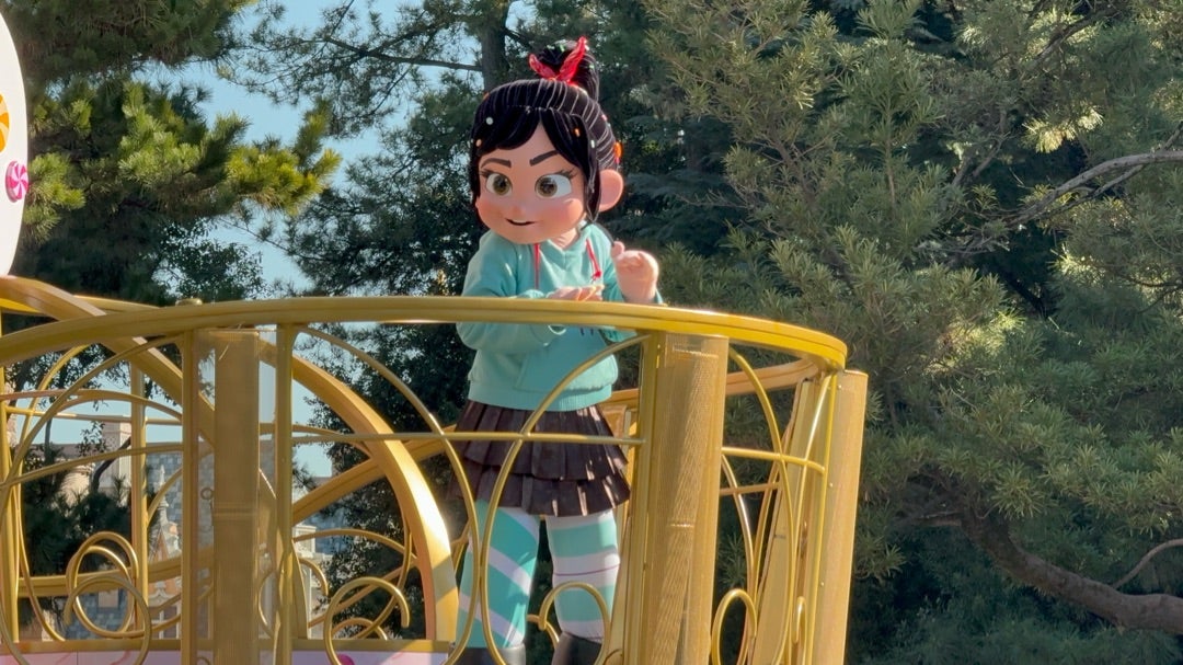 ヴァネロペ・パルパルーザの停止位置は？ルートとフロート停止回数を解説 ヴァネロペのスウィーツ・ポップ・ワールド 東京ディズニーランドお出かけガイド