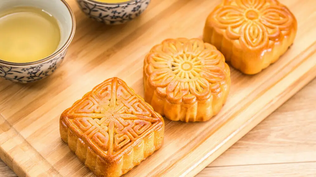 連日の雨、熱狂サッカー！、秋の「月餅」、入っちゃいけない料理店！？ 8月の写真お蔵出し: ハノイでまったり生きてます ΦωΦ