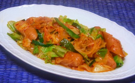 ウインナーと玉ねぎと卵のキムチチャーハン