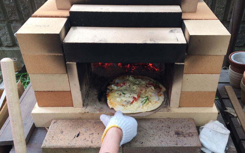 ピザ窯の作り方レンガでDIY」費用や使用した材料も写真付きで徹底解説。アーチの２層式。DIYゆうだい