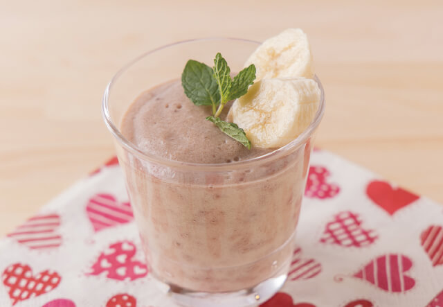 ミキサー不要！ジッパー袋で作る時短バナナジュース！ – へべれけごはん