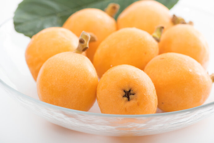 ビワの食べ方簡単なむき方・切り方やおいしい食べ方を解説！コジカジ