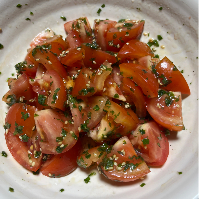 切って和えるだけ。ミニトマトの生ナムル