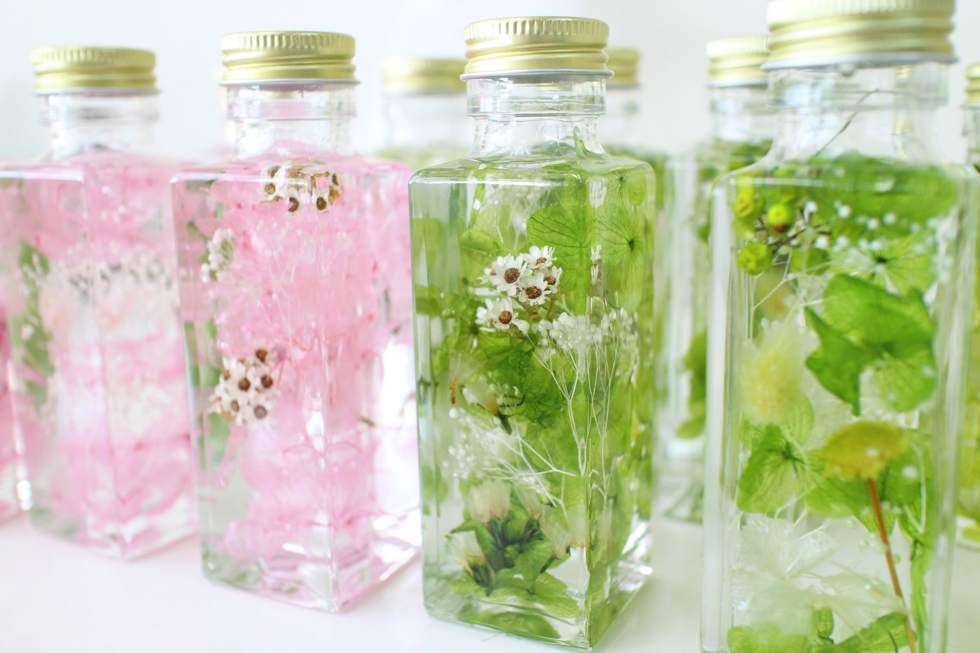 100均ダイソー フラワーボトルの作り方 ②ダリアフラワーインテリアDIY 葉と花のアトリエCREA