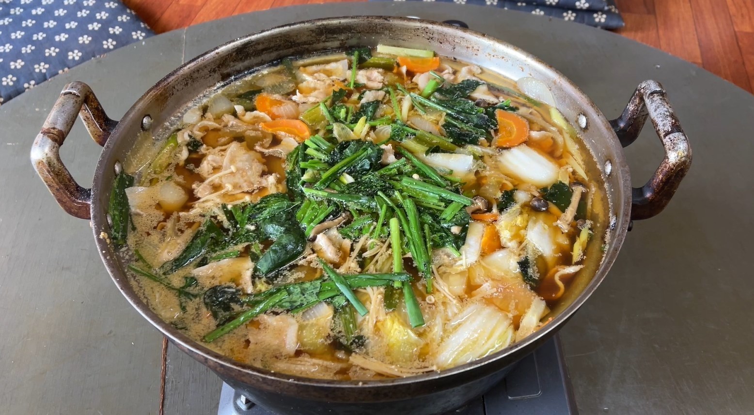 中古家庭で作る相撲部屋の味本格ちゃんこ鍋 部屋別対決二十番勝負KAWADE夢ムック栄養満点！簡単！ヘルシー！目からウロコの鍋料理『秘伝！相撲部屋ちゃんこレシピ』どす恋花子単行本 - 文藝春秋