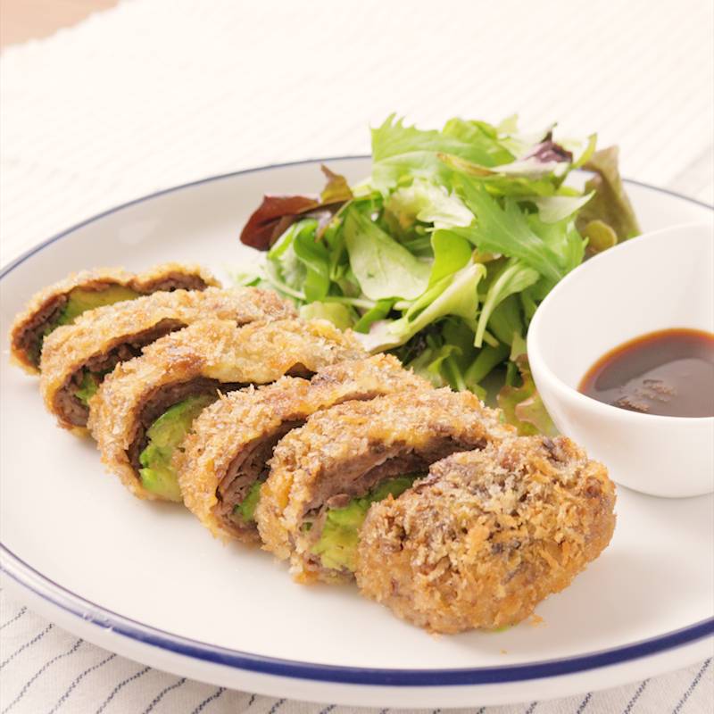 ビーフカツのデミミルクソースがけ