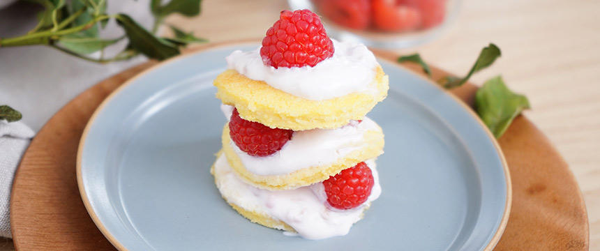 獣医師監修 犬が生クリームを食べても大丈夫？適量は？乳糖不耐症 下痢 やアレルギーに注意！hotto ホット