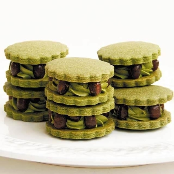 いちごハートのバターサンド