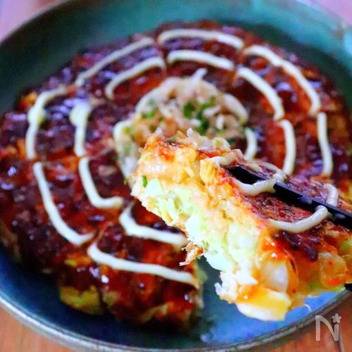 キムチでピリ辛 餅入り白菜お好み焼き