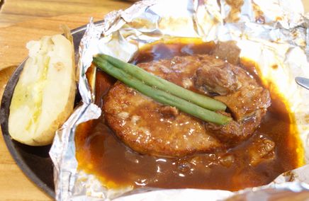 濃厚ビーフシチューの包み焼きハンバーグ弁当 - 雑食堂