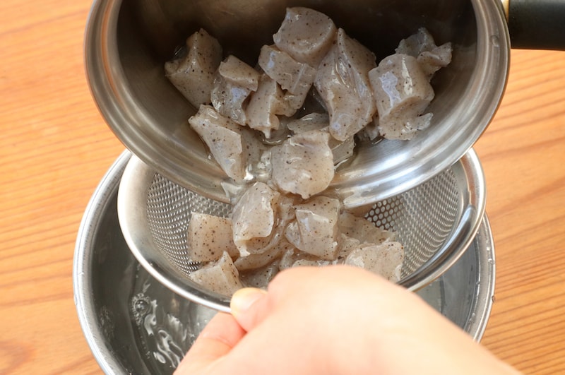 こんにゃくの下茹でのやり方！茹で時間や必要な理由についてそうじゅ