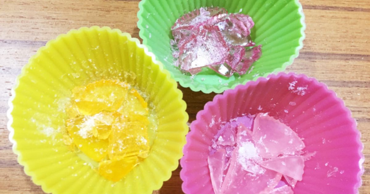 ステンドグラスクッキーの作り方 おすすめの飴と砕き方！ダイソー&セリア型で作る方法 - 100均✖Sweetsレシピ‼