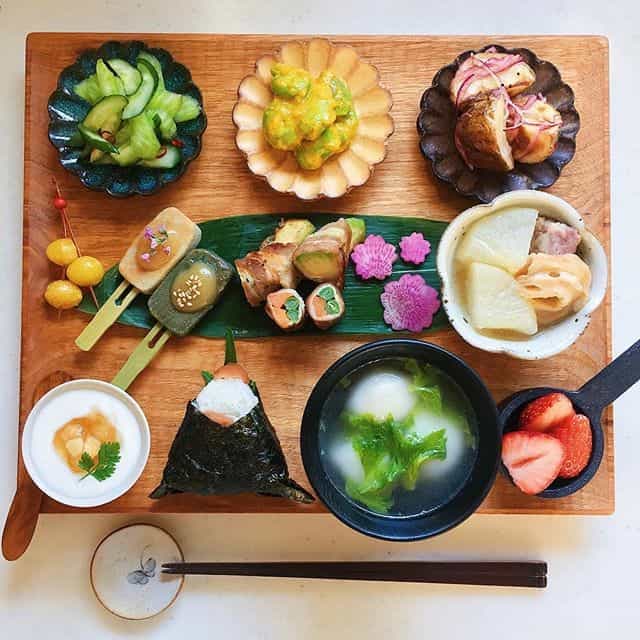 盛り付け−和食の盛付けの特徴２− 彩りと季節感一般社団法人和食文化国民会議Washoku Japan