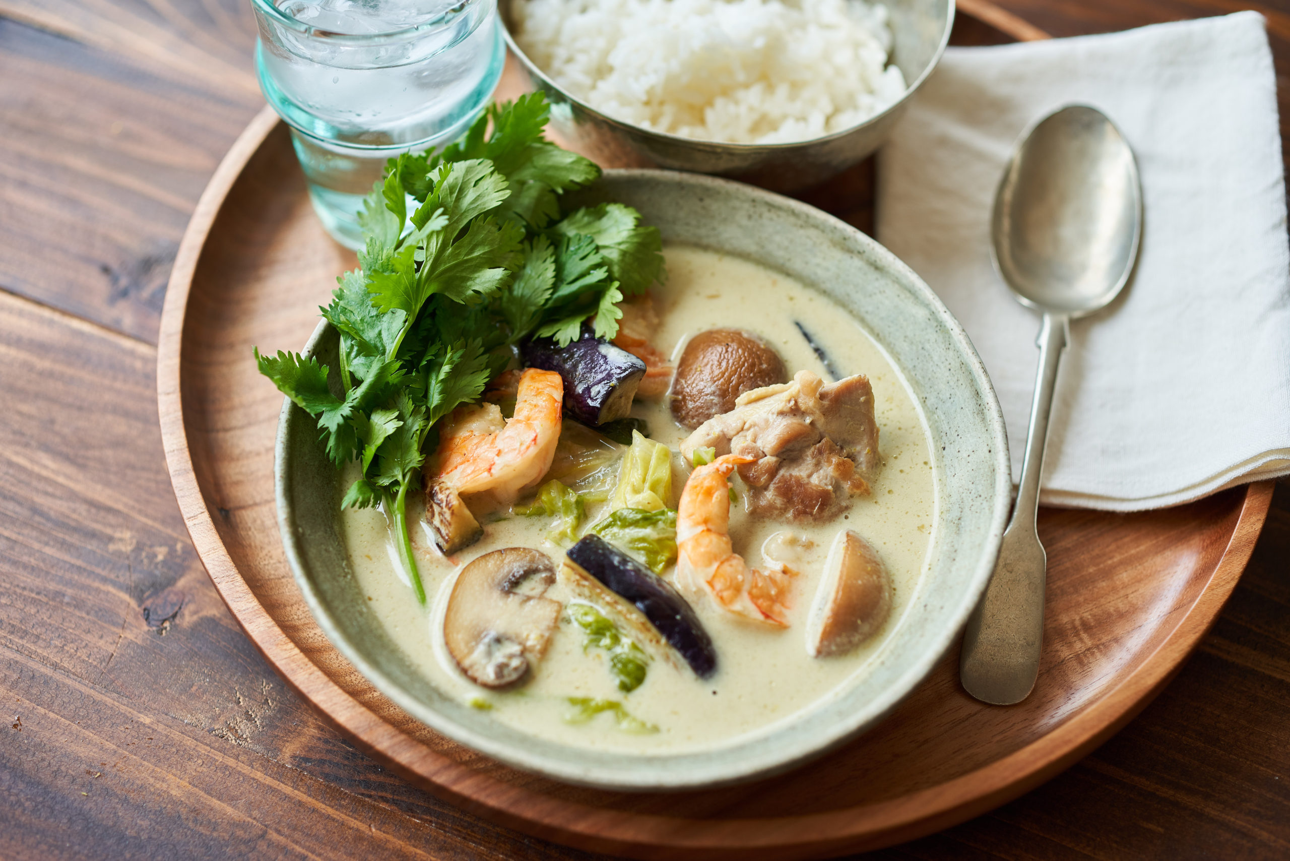 色合いといい、盛り付け方といい、味といい器のセンスまで全部好き♡カレースパイスカレー盛り付け勉強になります