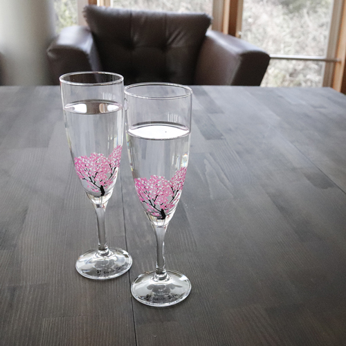 いちごシャンパン🍓 毎年絶対買っちゃう🥂🌸 ❤︎ ❤︎ ❤︎中目黒中目黒桜目黒川目黒川の桜目黒川桜まつり目黒川沿いお花見桜スポット桜