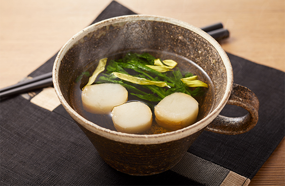 きゅうりの塩昆布ラー油漬け！ 塩昆布の旨味とピリ辛ラー油で食欲進む美味しさのきゅうり漬け！ 全部材料を混ぜて漬けるだけでOK！ 予めきゅうりを塩揉みしておくと、よりしっかり漬かります^^ぜひ試してみてくださいね。 昆布には水溶性食物繊維のアルギン酸や