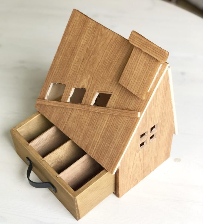 ダイソー 新発売「推し貯金箱」はカードも飾れる！作り方は簡単「パーツをはめるだけ」でOK 推し活もみ- エキスパート - Yahoo!ニュース