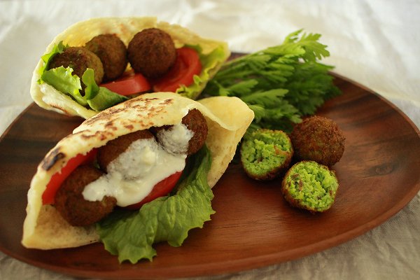 パリで一番人気のファラフェルサンド店！L'as du Fallafelラズ・ドュ・ファラフェル│A D i O S