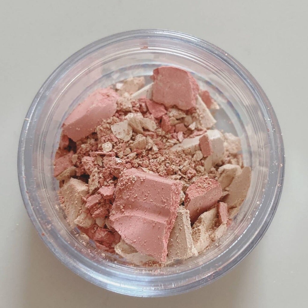 チーク詰め替えアイテム「ポンポン」の使い方：セリア商品を使ってみました。 - アラカン主婦の生活あれこれ