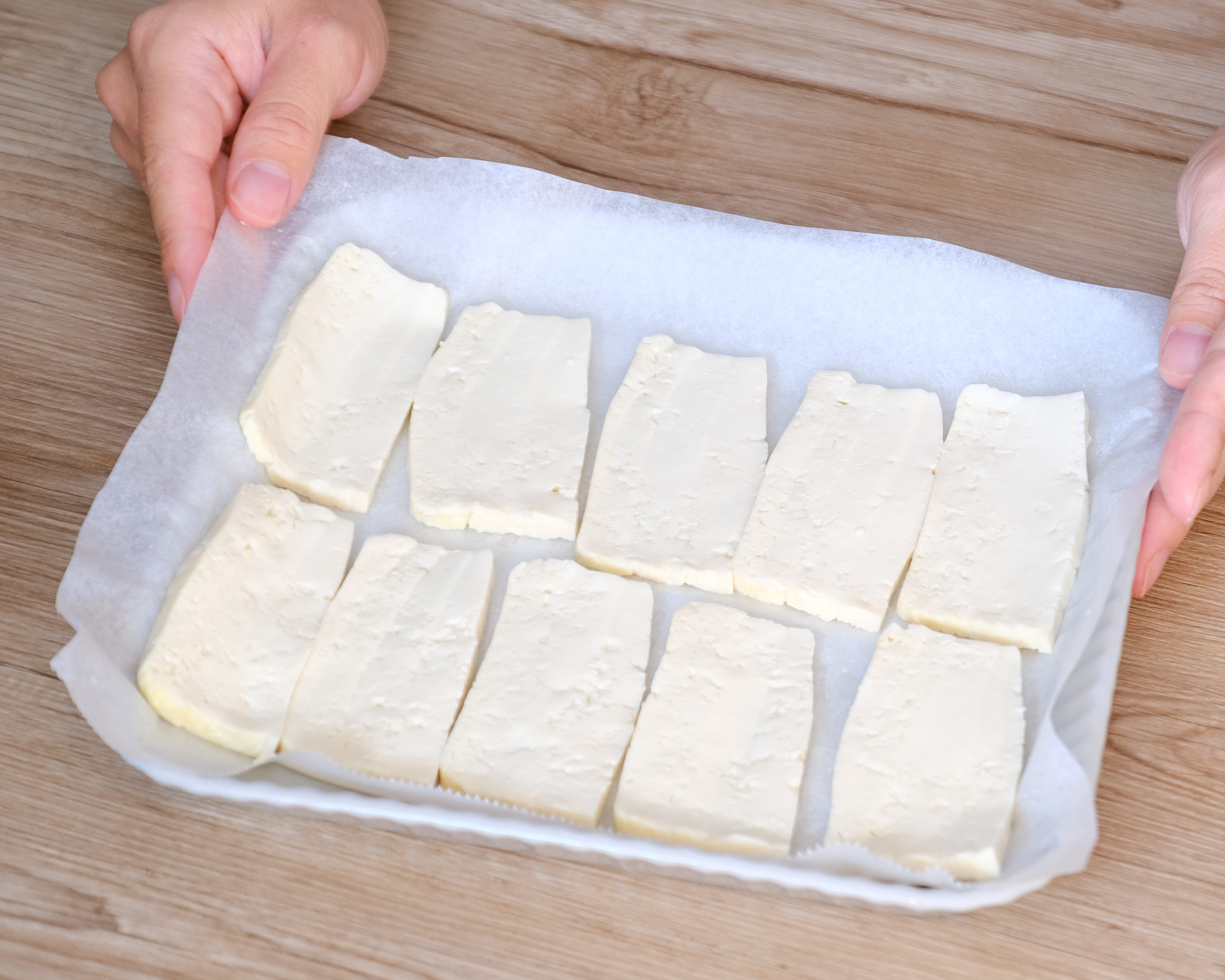 手が止まらないおいしさ♪ チーズ風味の高野豆腐チップス