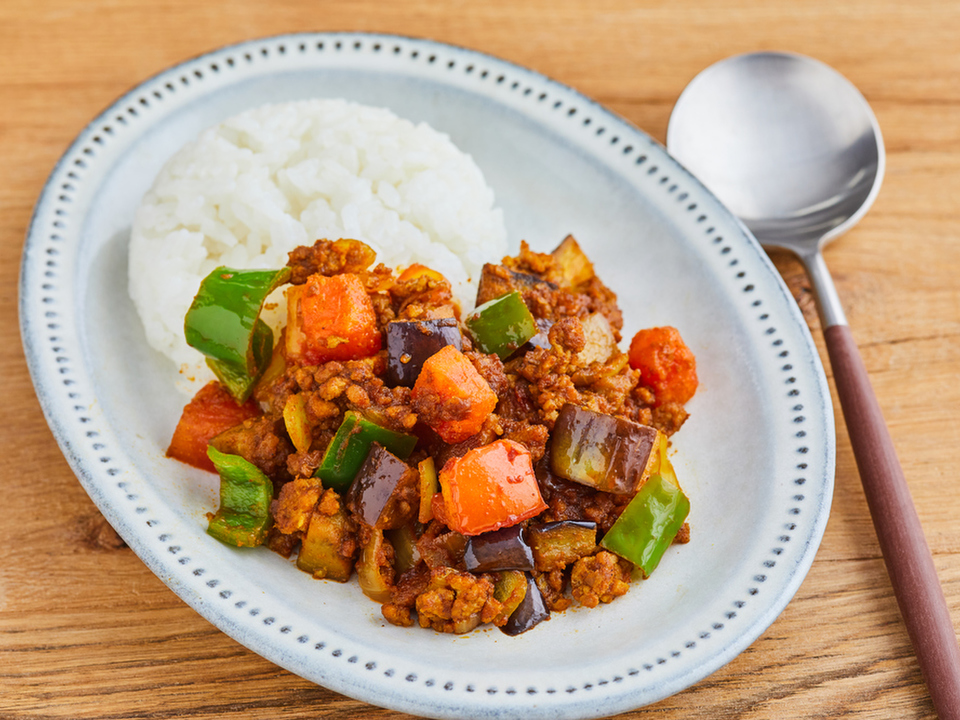 バタバタの朝でも楽々！副菜2品付きのクイック ドライカレー弁当レシピYOLO