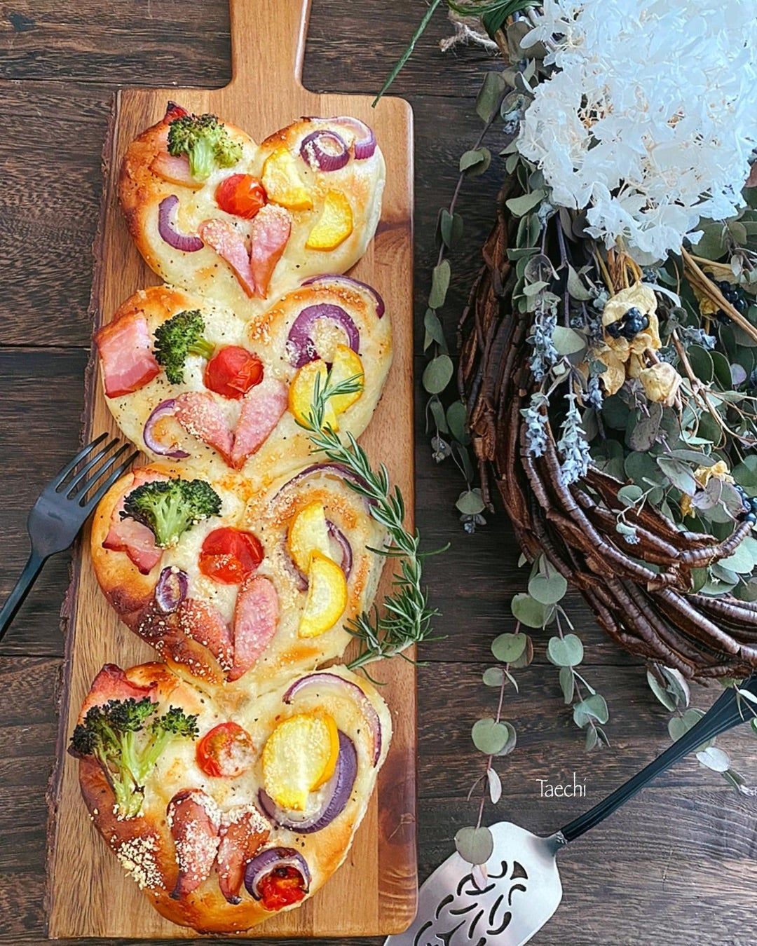 玉ねぎとベーコンのピザ